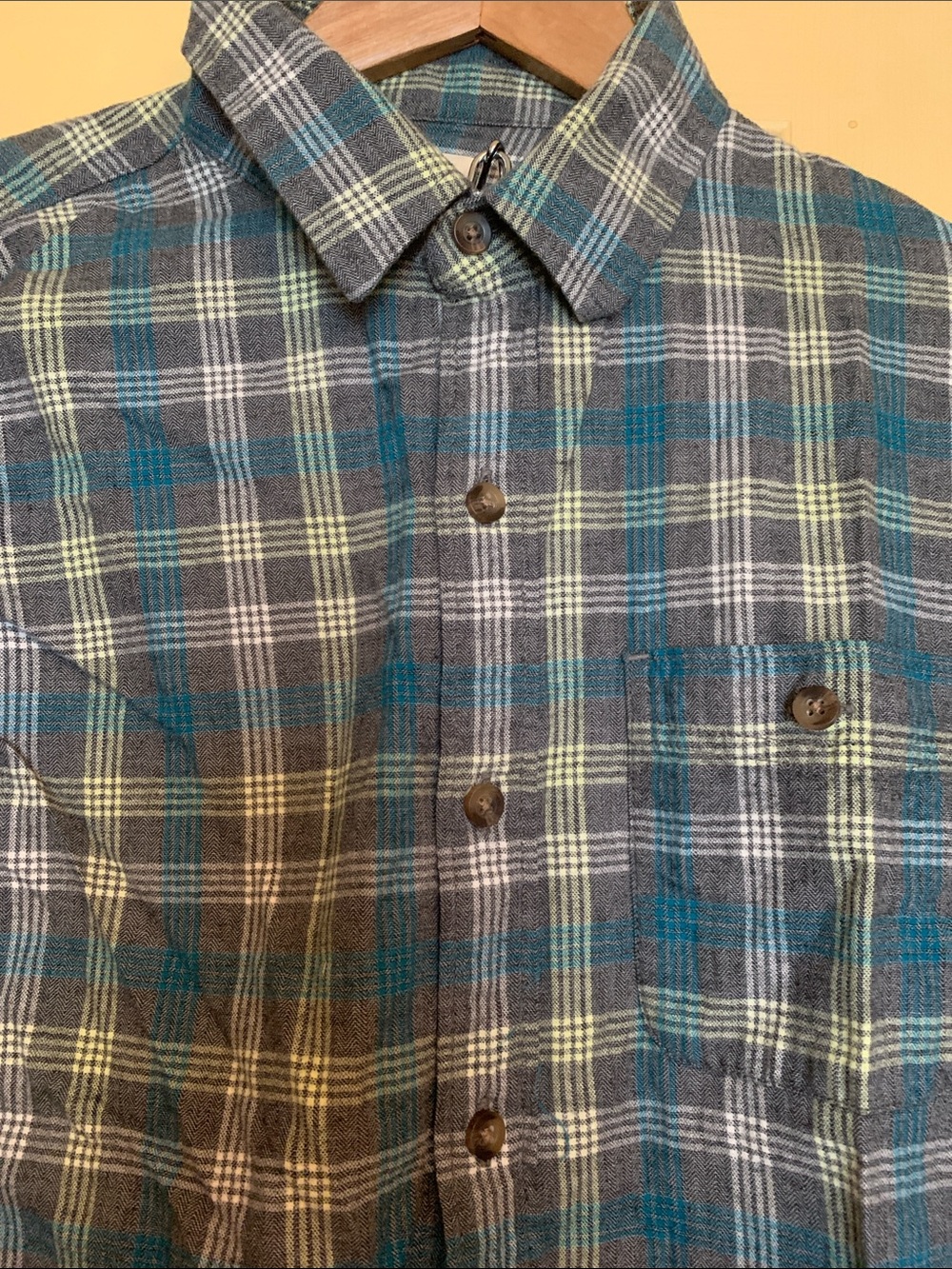 Hollister Men’s Plaid Button Up Flannel Shirt Grey Green White